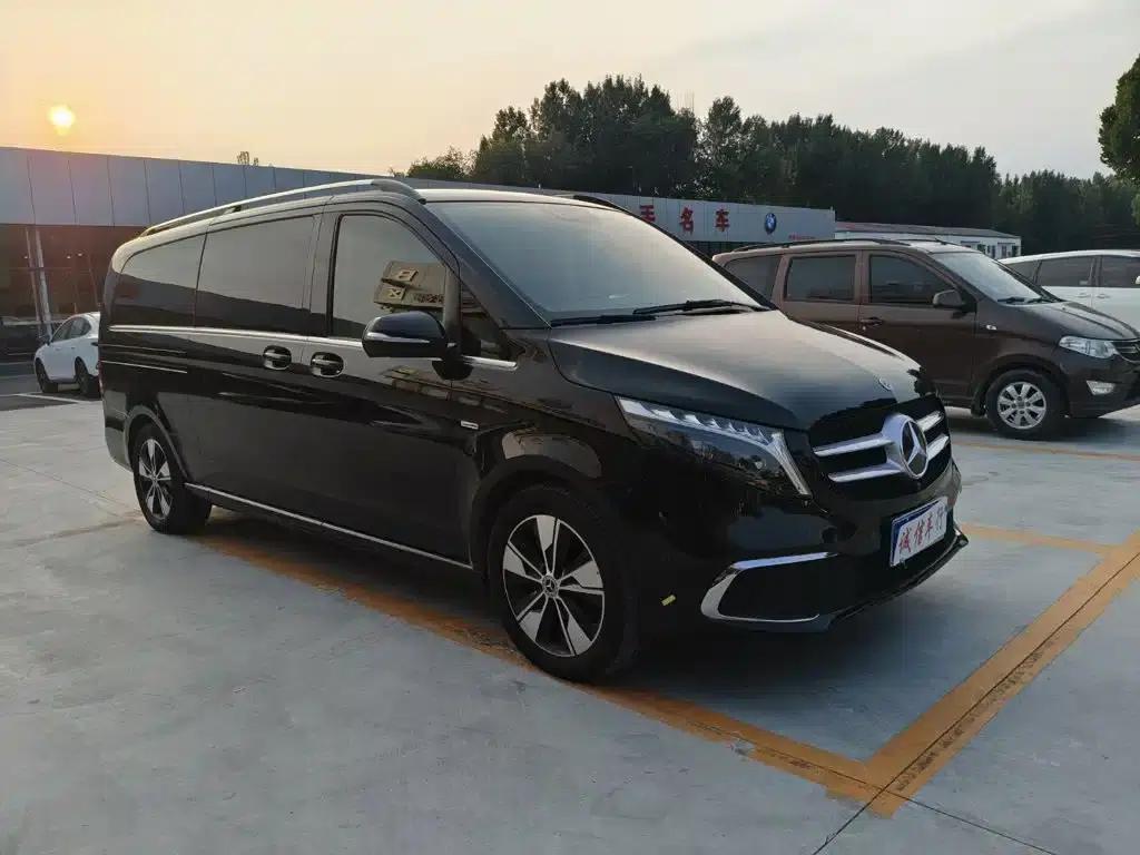 Mercedes-Benz V-Class 2022 V 260 L Long Wheelbase Premium Edition — миниатюра 3