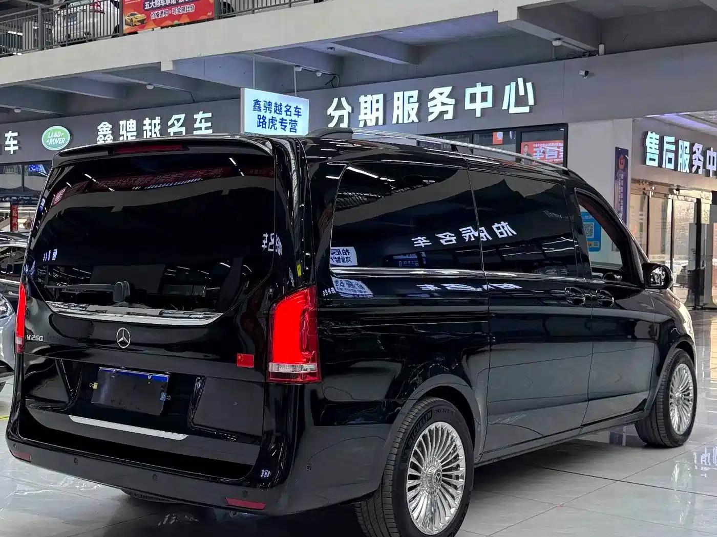 Mercedes-Benz V-Class 2021 V 260 Navigator Edition — миниатюра 18