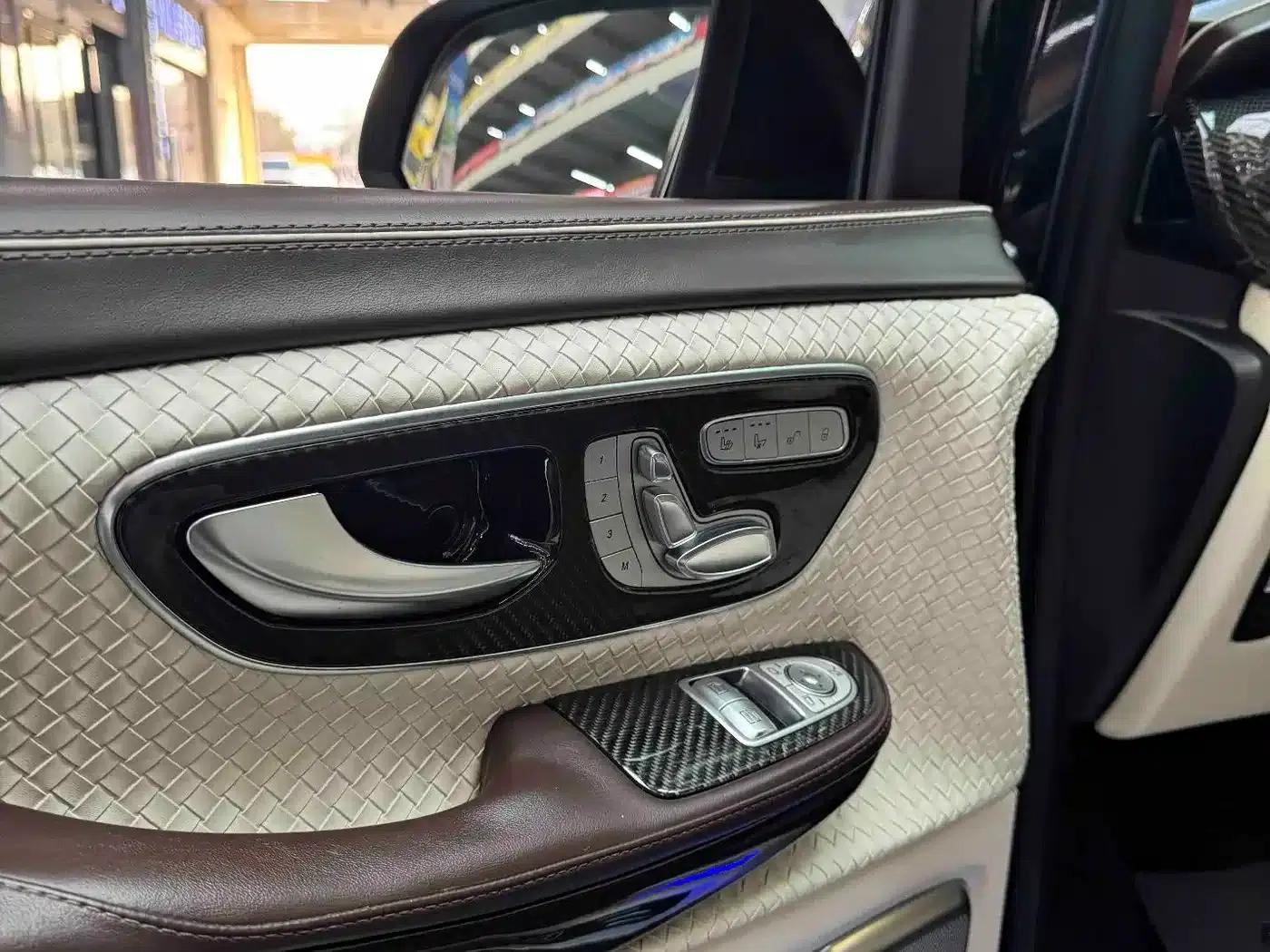 Mercedes-Benz V-Class 2021 V 260 Navigator Edition — миниатюра 4
