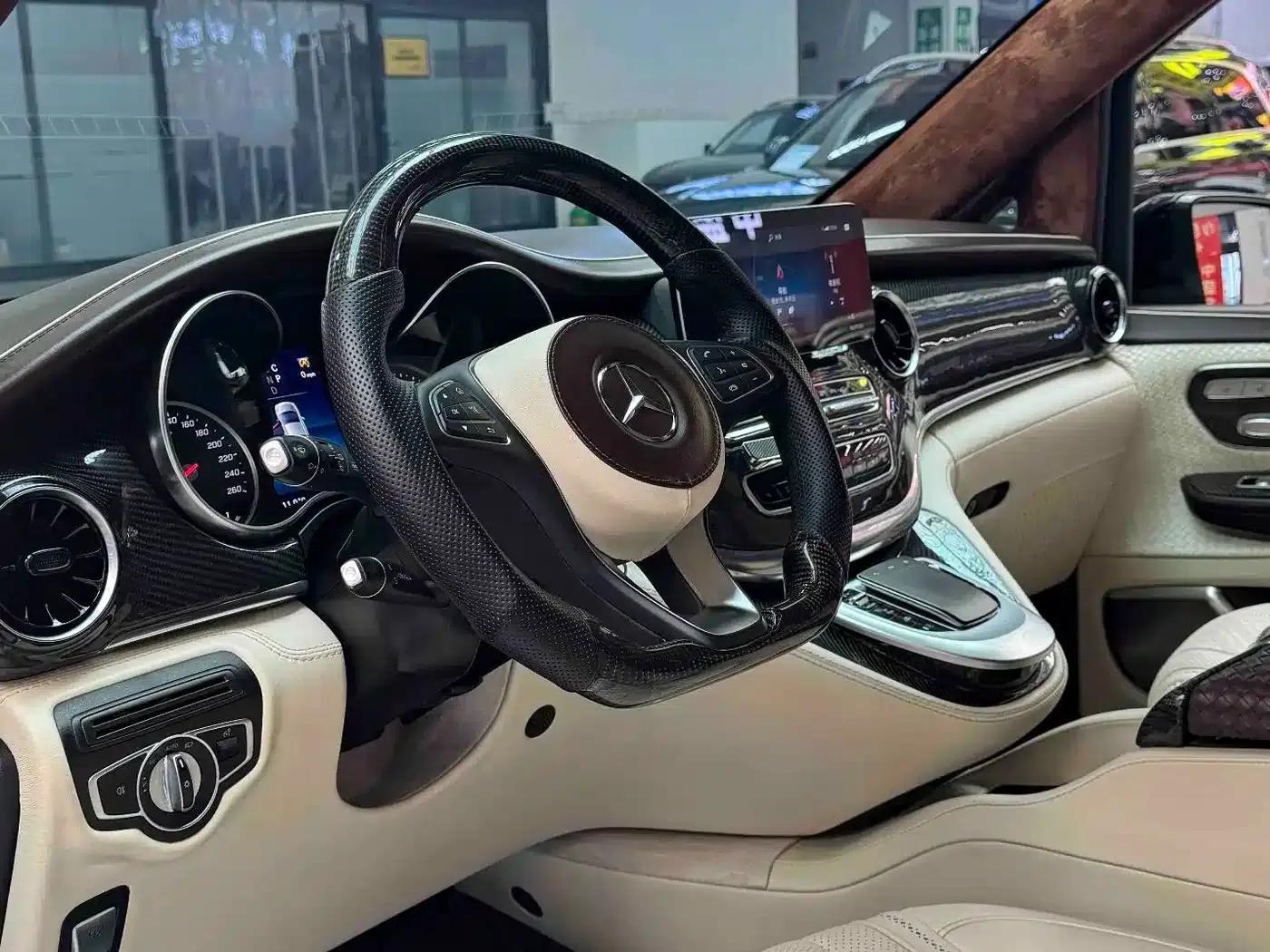 Mercedes-Benz V-Class 2021 V 260 Navigator Edition — миниатюра 5
