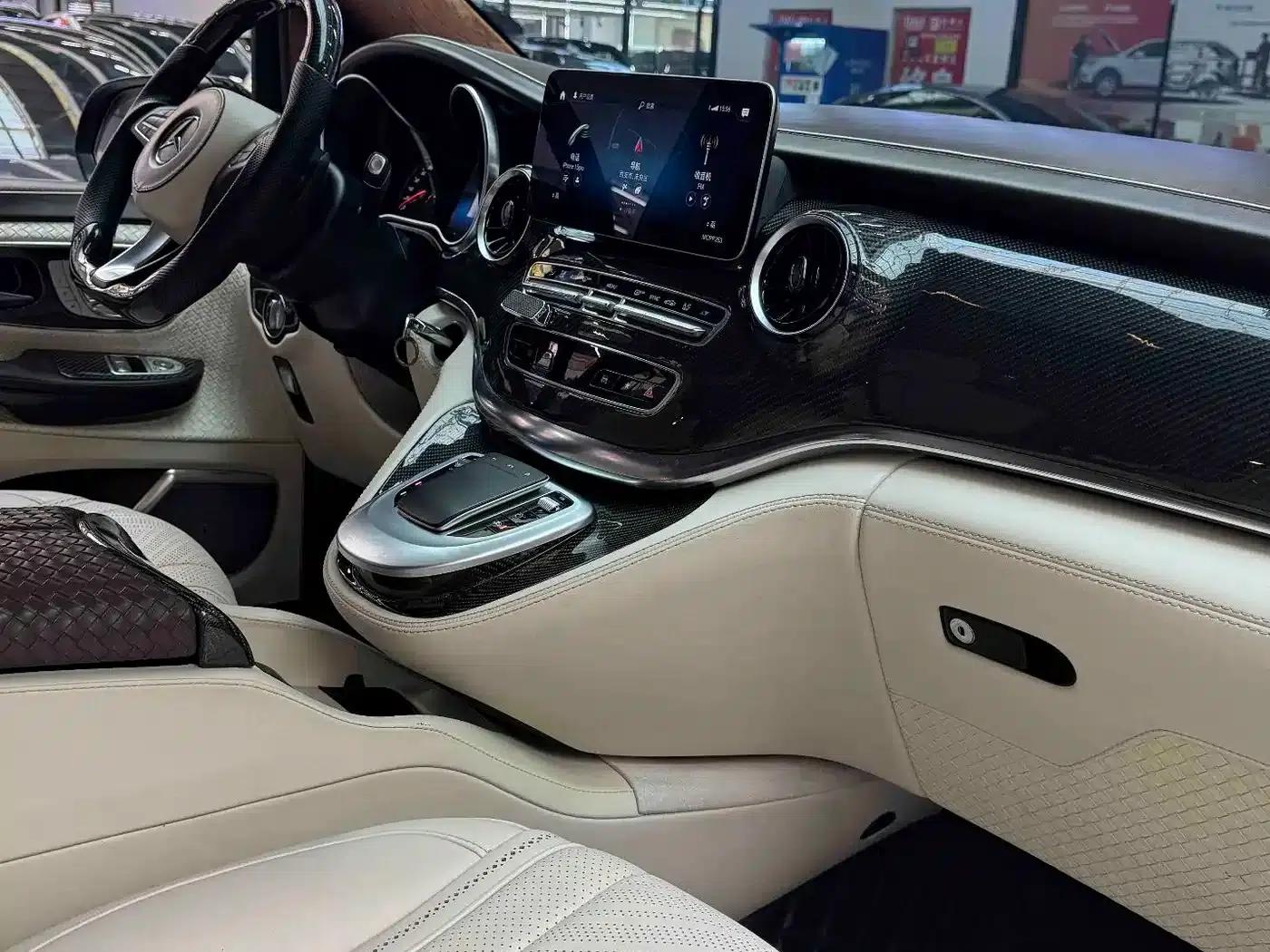 Mercedes-Benz V-Class 2021 V 260 Navigator Edition — миниатюра 7