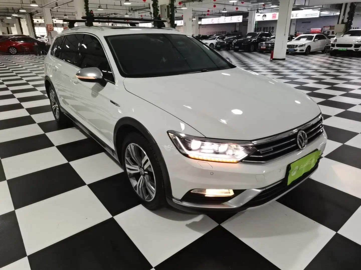 Volkswagen Variant 2017 380TSI Four-Wheel Drive Longitudinal Version — миниатюра 3