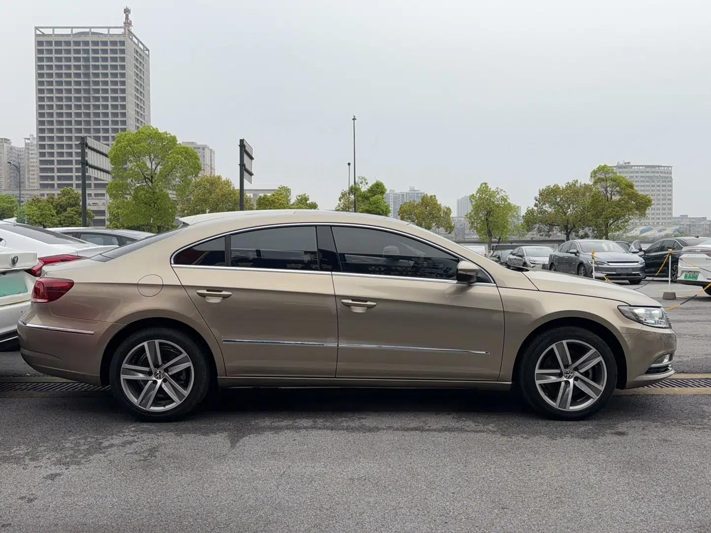 Volkswagen FAW-Volkswagen CC 2016 1.8TSI Prestige Model — миниатюра 4