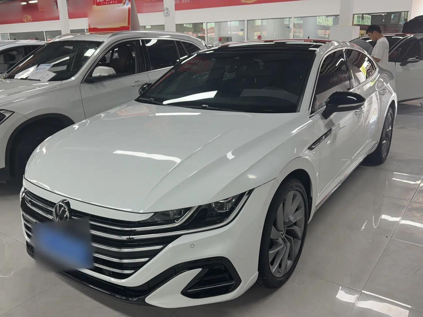 Volkswagen FAW-Volkswagen CC 2023 380TSI Striking Edition — миниатюра 1