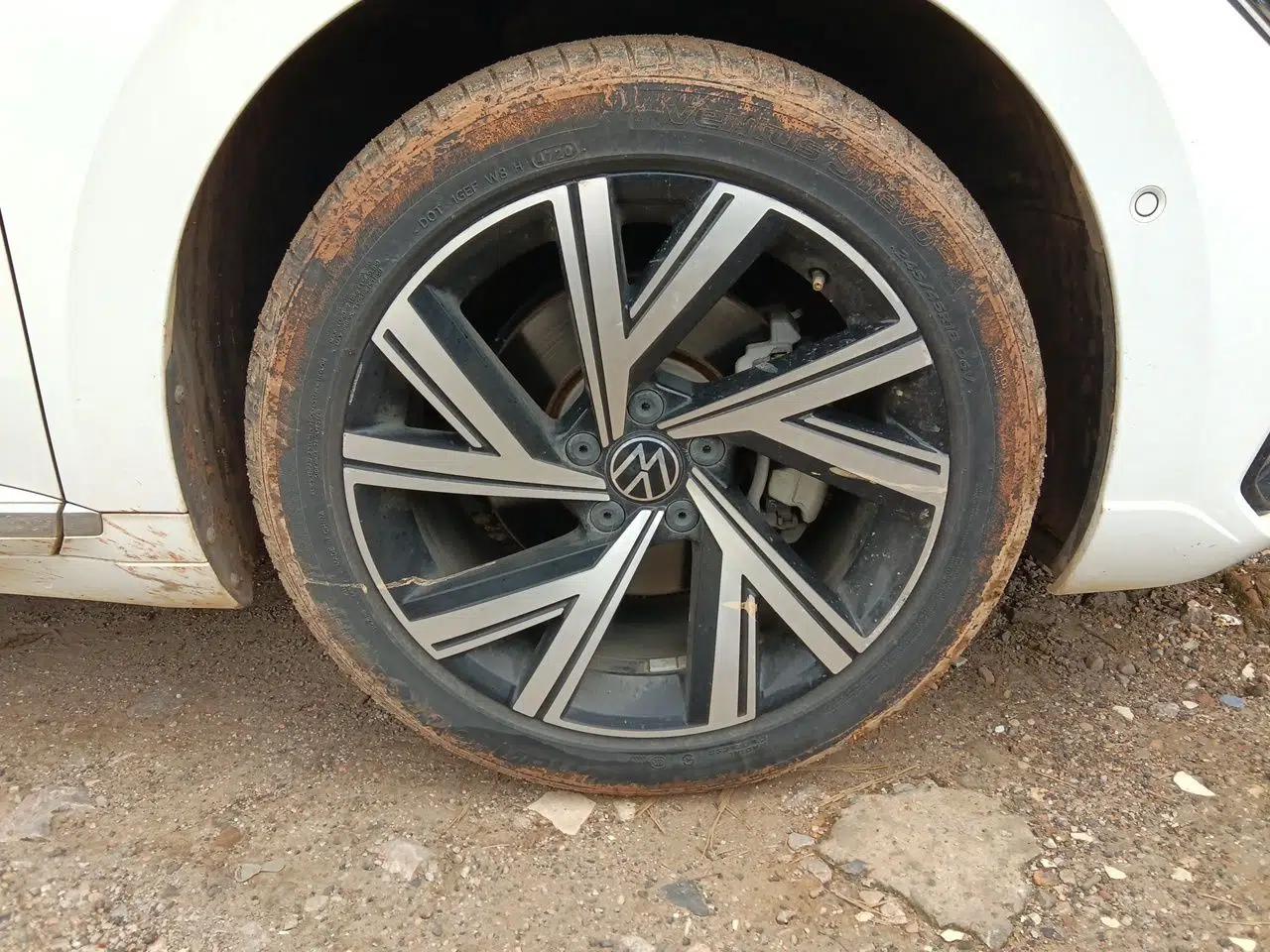 Volkswagen FAW-Volkswagen CC 2021 380TSI Striking Edition 30th Anniversary Model — миниатюра 8