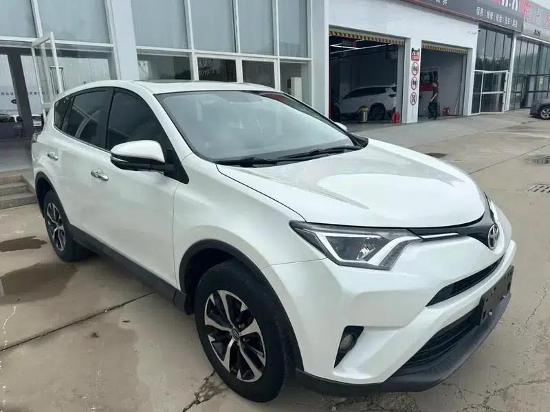 2016 RAV4 2.0L CVT 2WD Fashion Edition — миниатюра 3