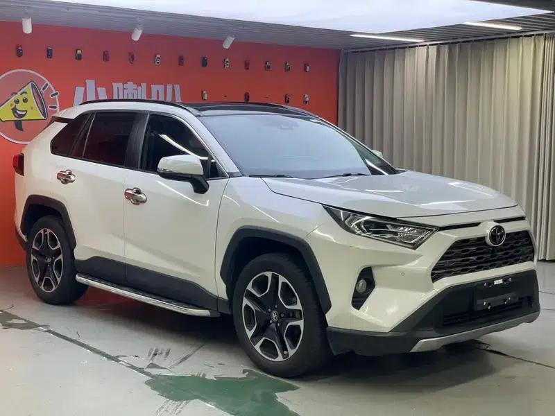 2020 RAV4 2.0L CVT 4WD Premium Edition — миниатюра 3