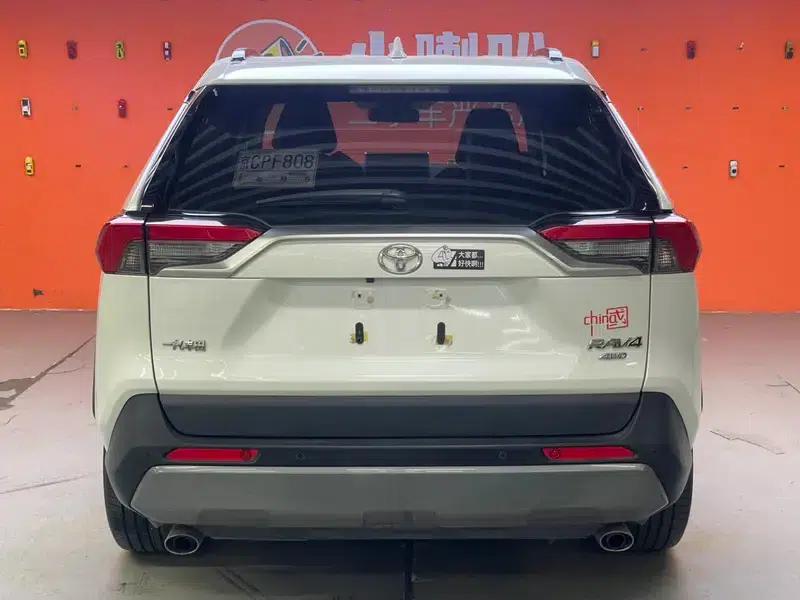 2020 RAV4 2.0L CVT 4WD Premium Edition — миниатюра 5