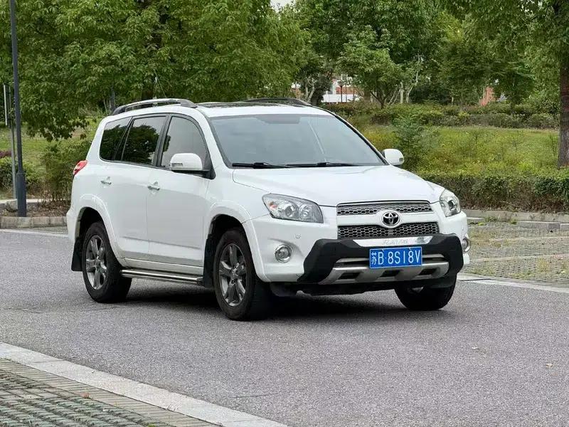 2013 RAV4 Special Edition 2.4L Automatic 4WD Premium — миниатюра 3
