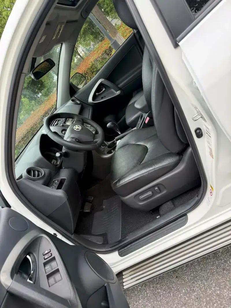 2013 RAV4 Special Edition 2.4L Automatic 4WD Premium — миниатюра 7
