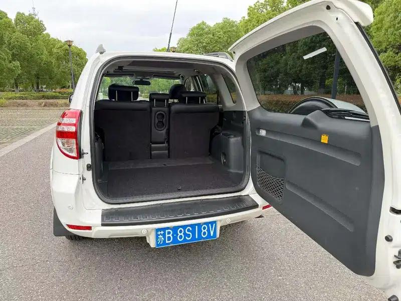 2013 RAV4 Special Edition 2.4L Automatic 4WD Premium — миниатюра 9