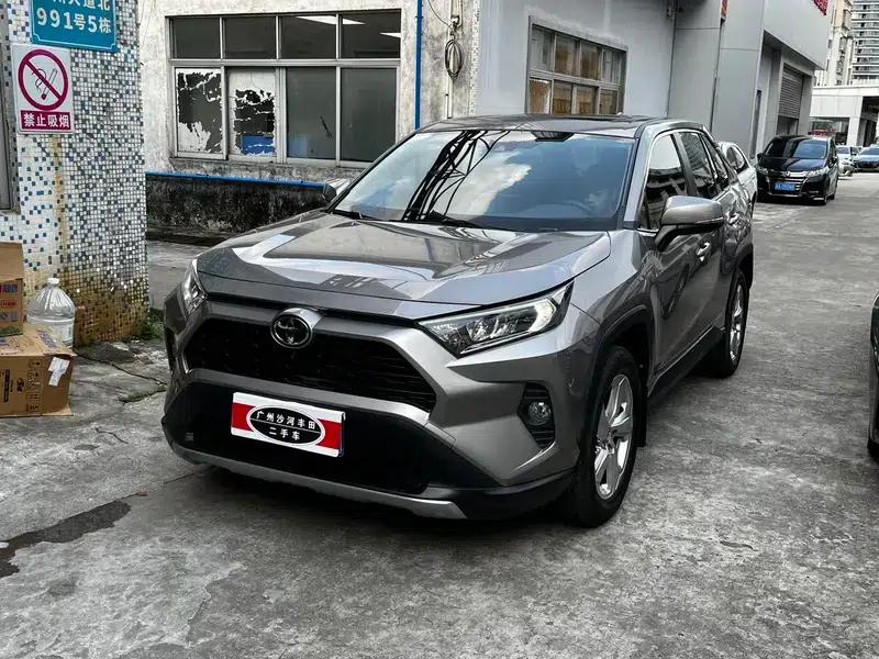 RAV4 2020 2.0L CVT 2WD Fashion Edition — миниатюра 1
