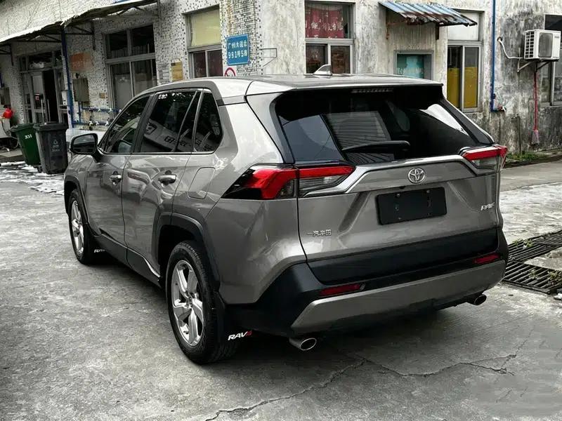 RAV4 2020 2.0L CVT 2WD Fashion Edition — миниатюра 5