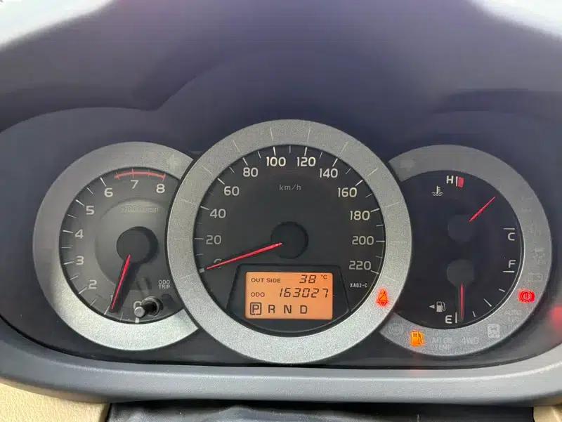 2011 RAV4 2.0L Automatic Classic Edition — миниатюра 8