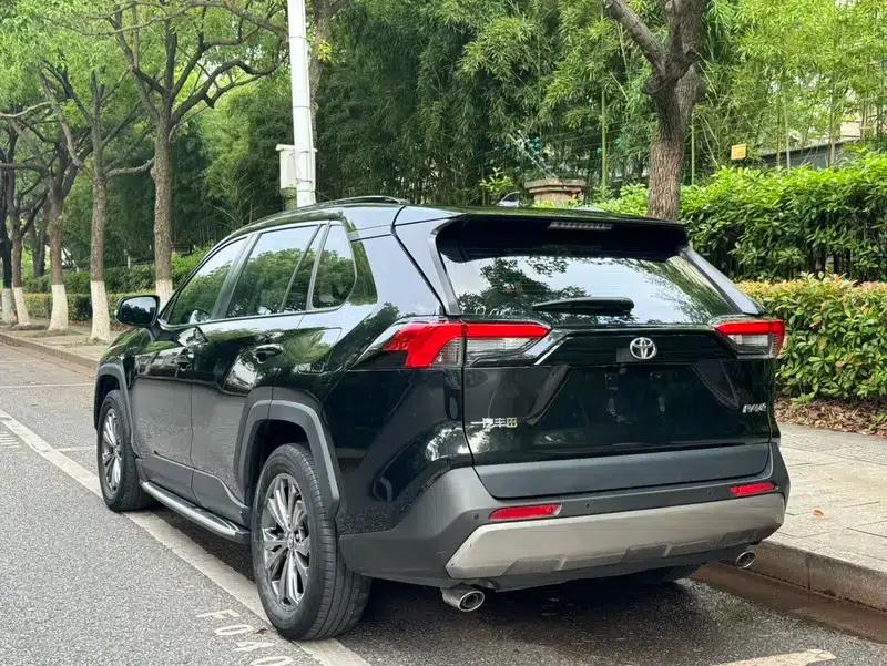 2023 RAV4 2.0L CVT 2WD Fashion Plus Edition — миниатюра 4