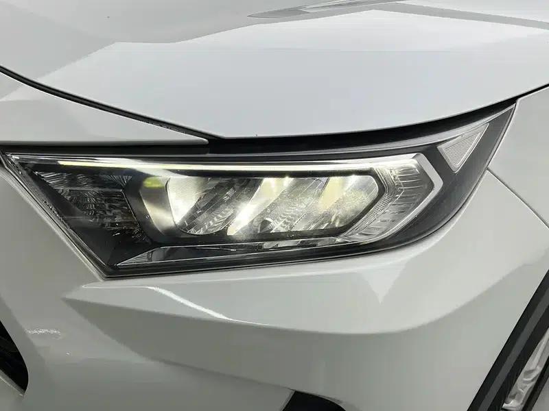 2021 Toyota RAV4 2.0L CVT 2WD Urban Edition — миниатюра 12