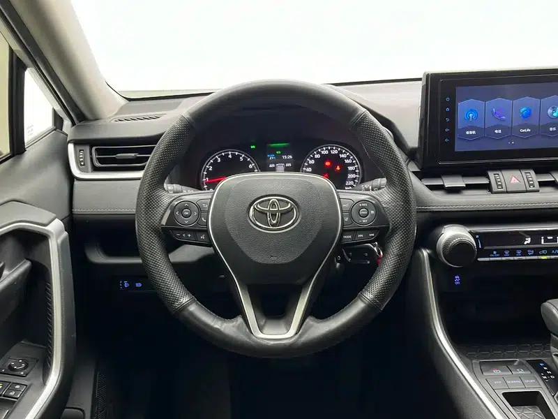 2021 Toyota RAV4 2.0L CVT 2WD Urban Edition — миниатюра 16
