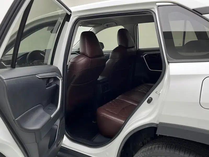 2021 Toyota RAV4 2.0L CVT 2WD Urban Edition — миниатюра 18