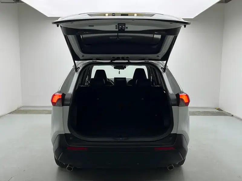 2021 Toyota RAV4 2.0L CVT 2WD Urban Edition — миниатюра 20
