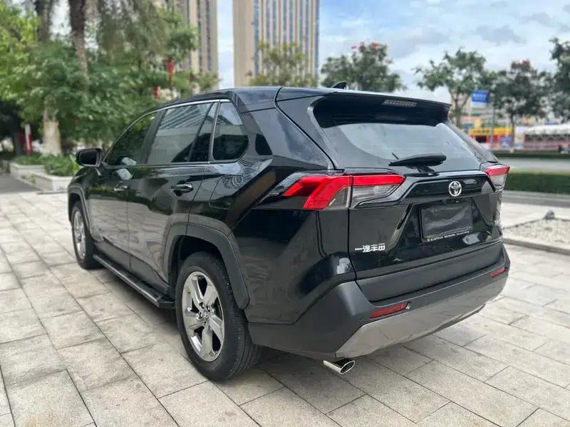 2021 RAV4 2.0L CVT 2WD Fashion Plus Edition — миниатюра 4
