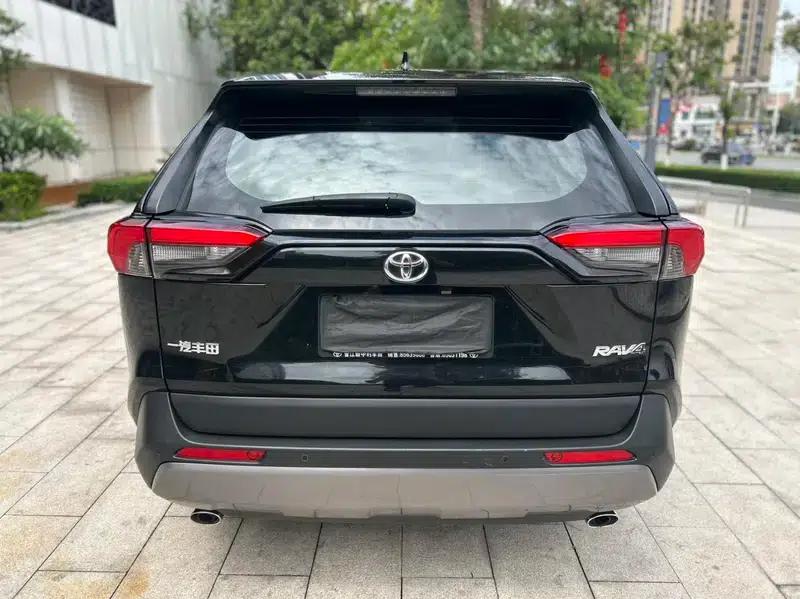 2021 RAV4 2.0L CVT 2WD Fashion Plus Edition — миниатюра 5