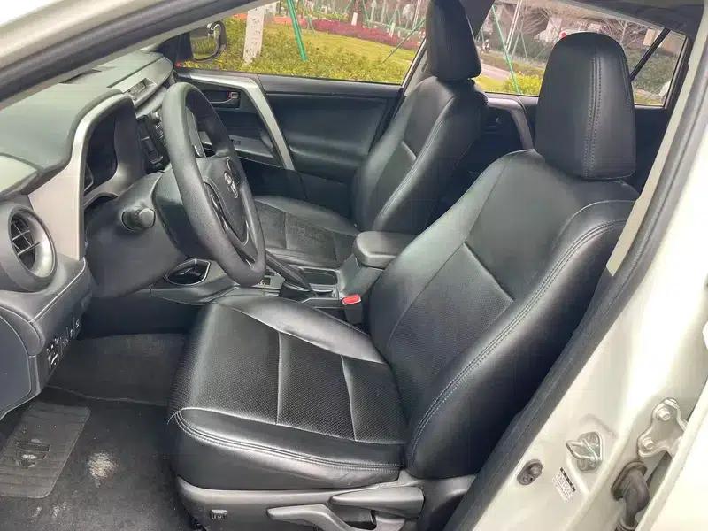 2016 RAV4 2.0L CVT 2WD Fashion Edition — миниатюра 9