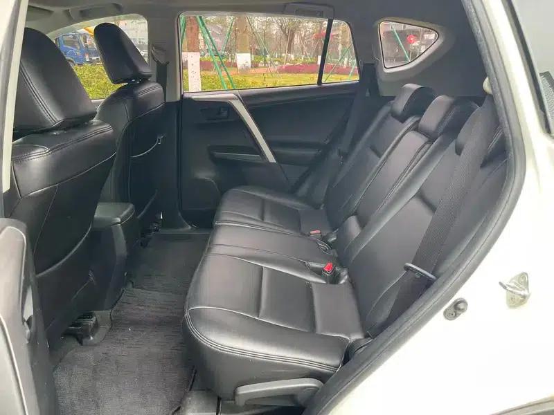 2016 RAV4 2.0L CVT 2WD Fashion Edition — миниатюра 10