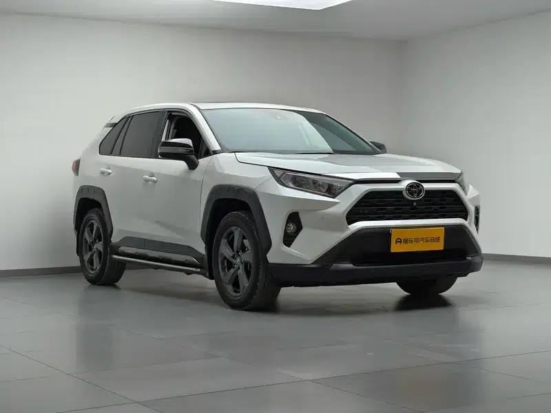 2022 RAV4 2.0L CVT 4WD Fashion Plus Edition — миниатюра 3