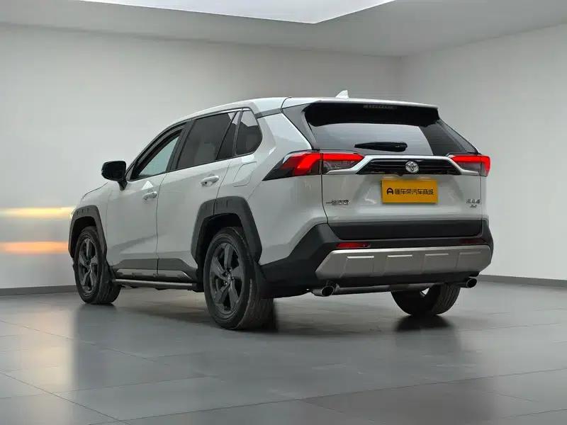 2022 RAV4 2.0L CVT 4WD Fashion Plus Edition — миниатюра 5