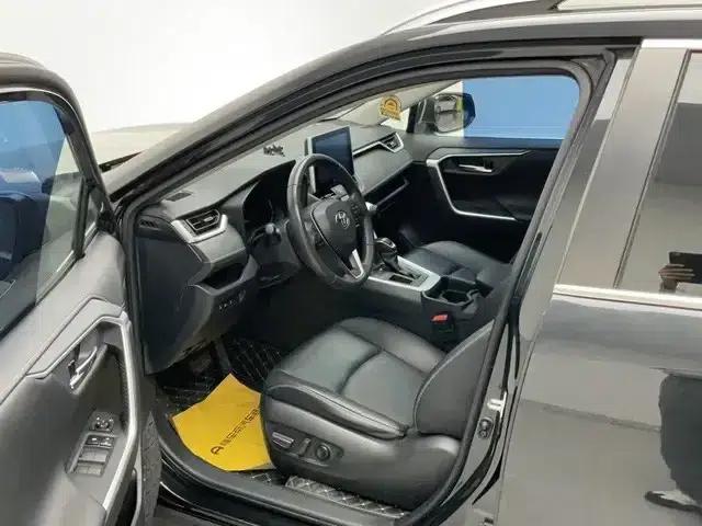 2021 RAV4 2.0L CVT 2WD Fashion Plus Edition — миниатюра 2