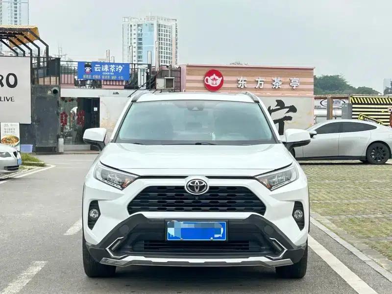 2022 Toyota RAV4 2.0L CVT 2WD Fashion Edition — миниатюра 2