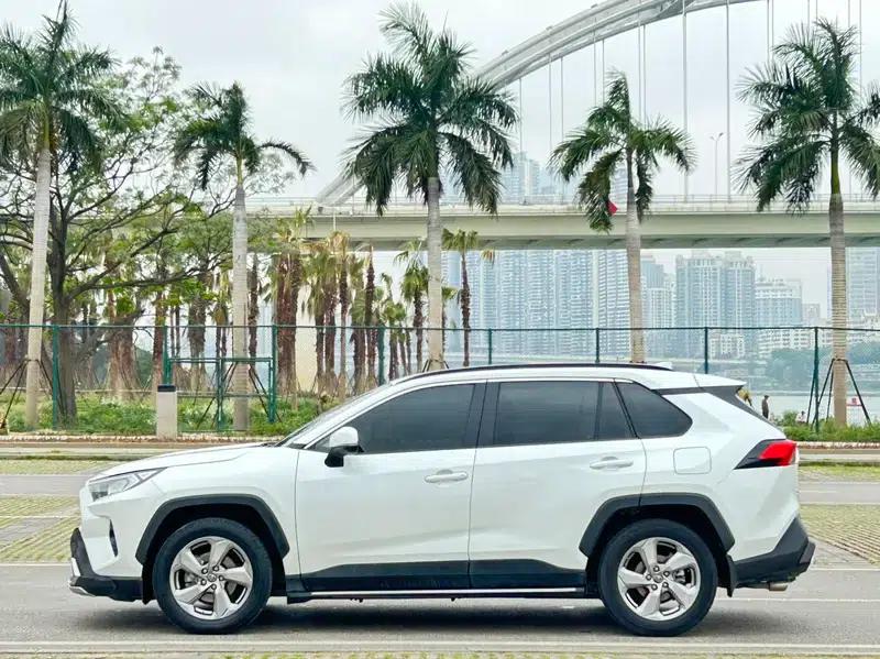 2022 Toyota RAV4 2.0L CVT 2WD Fashion Edition — миниатюра 3