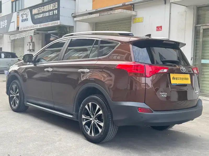 2015 RAV4 2.5L Automatic 4WD Luxury Edition — миниатюра 4