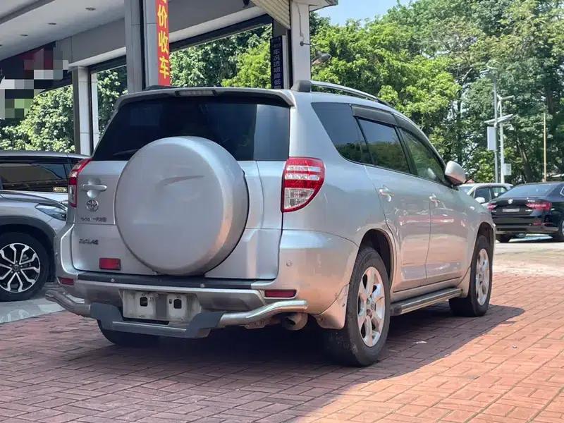 RAV4 2013 Special Edition 2.0L Automatic Classic — миниатюра 6