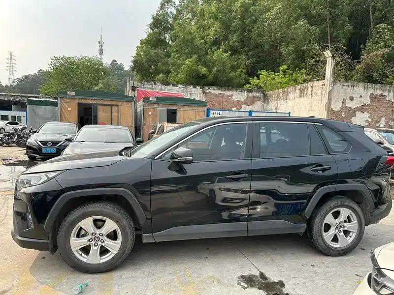 2022 Toyota RAV4 2.0L CVT 2WD Urban Edition — миниатюра 4