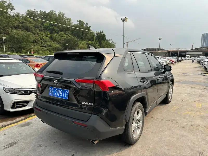 2022 Toyota RAV4 2.0L CVT 2WD Urban Edition — миниатюра 7
