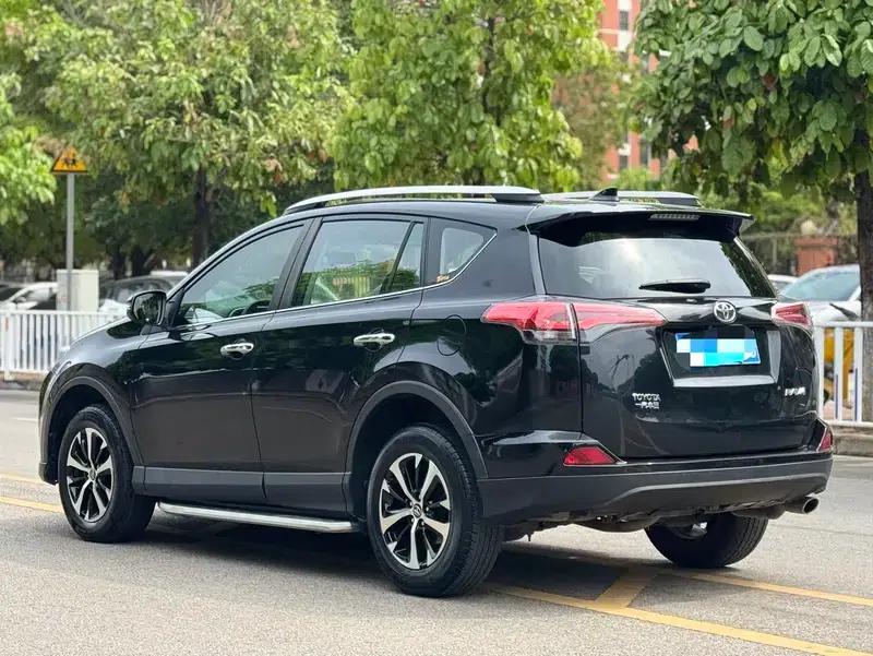 2016 RAV4 2.0L CVT 2WD Fashion Edition — миниатюра 4