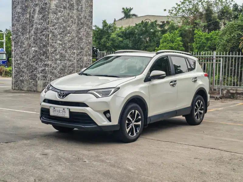 2018 RAV4 2.0L CVT 2WD Fashion X Edition — миниатюра 1