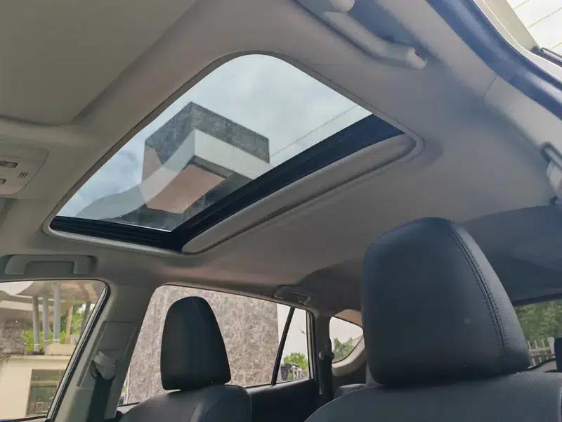 2018 RAV4 2.0L CVT 2WD Fashion X Edition — миниатюра 10