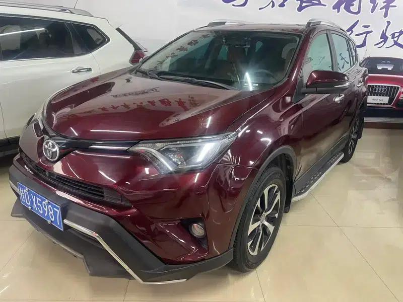 2016 RAV4 2.0L CVT 2WD Urban Edition — миниатюра 1