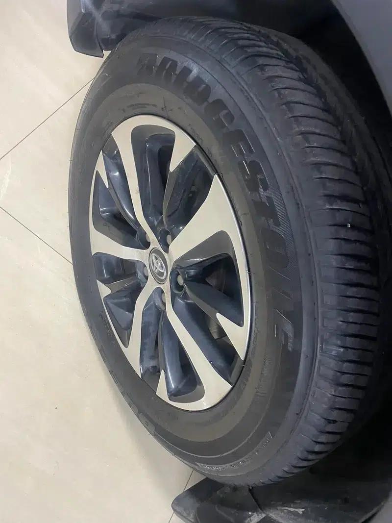 2016 RAV4 2.0L CVT 2WD Urban Edition — миниатюра 7