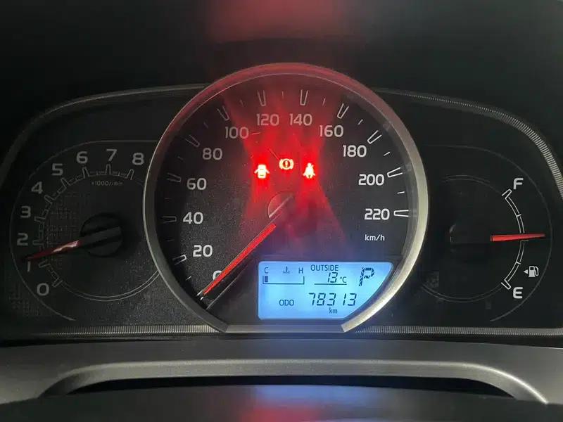2016 RAV4 2.0L CVT 2WD Urban Edition — миниатюра 8