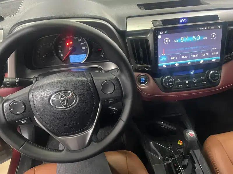 2016 RAV4 2.0L CVT 2WD Urban Edition — миниатюра 9
