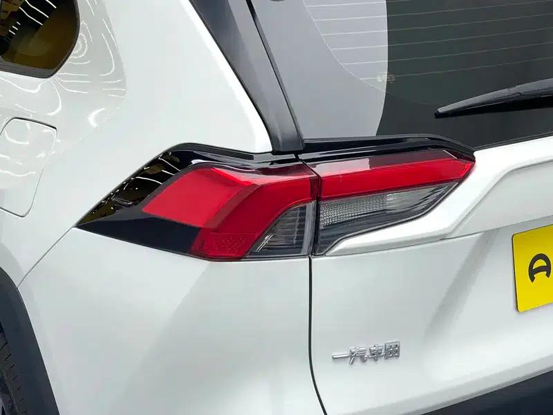 RAV4 2020 2.0L CVT 2WD Fashion Plus Edition — миниатюра 13