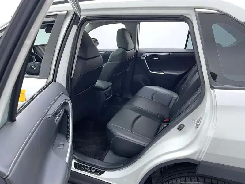 RAV4 2020 2.0L CVT 2WD Fashion Plus Edition — миниатюра 18