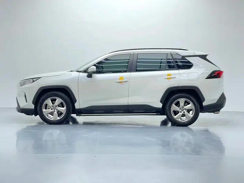 RAV4 2020 2.0L CVT 2WD Fashion Plus Edition — миниатюра 4