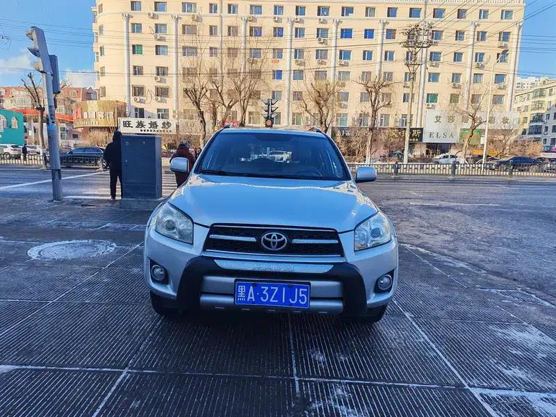 2010 RAV4 2.4L Automatic Luxury Upgrade Edition — миниатюра 2