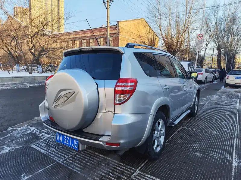 2010 RAV4 2.4L Automatic Luxury Upgrade Edition — миниатюра 6