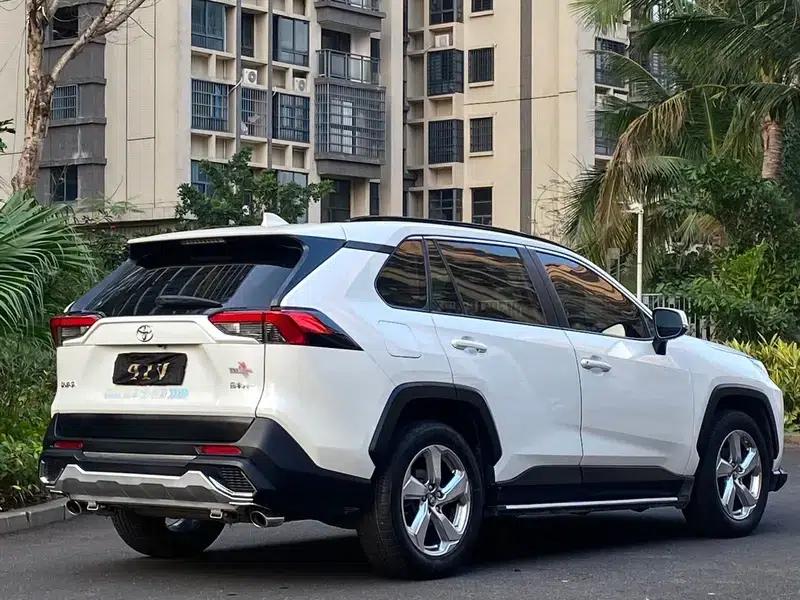 RAV4 2020 2.0L CVT 2WD Fashion Edition — миниатюра 6