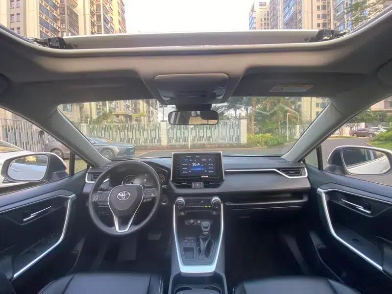 RAV4 2020 2.0L CVT 2WD Fashion Edition — миниатюра 7